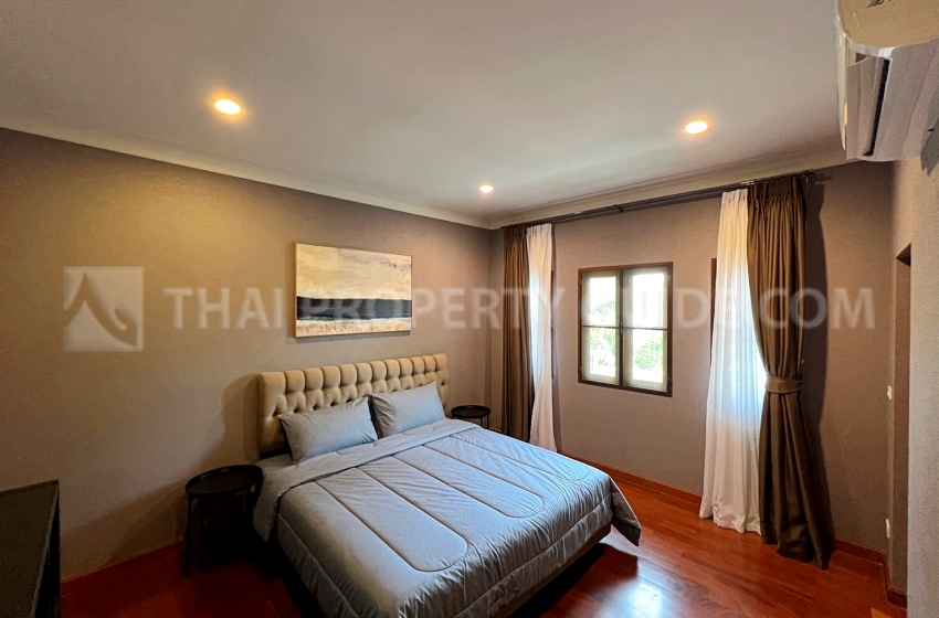 House with Private Pool in Sukhumvit 